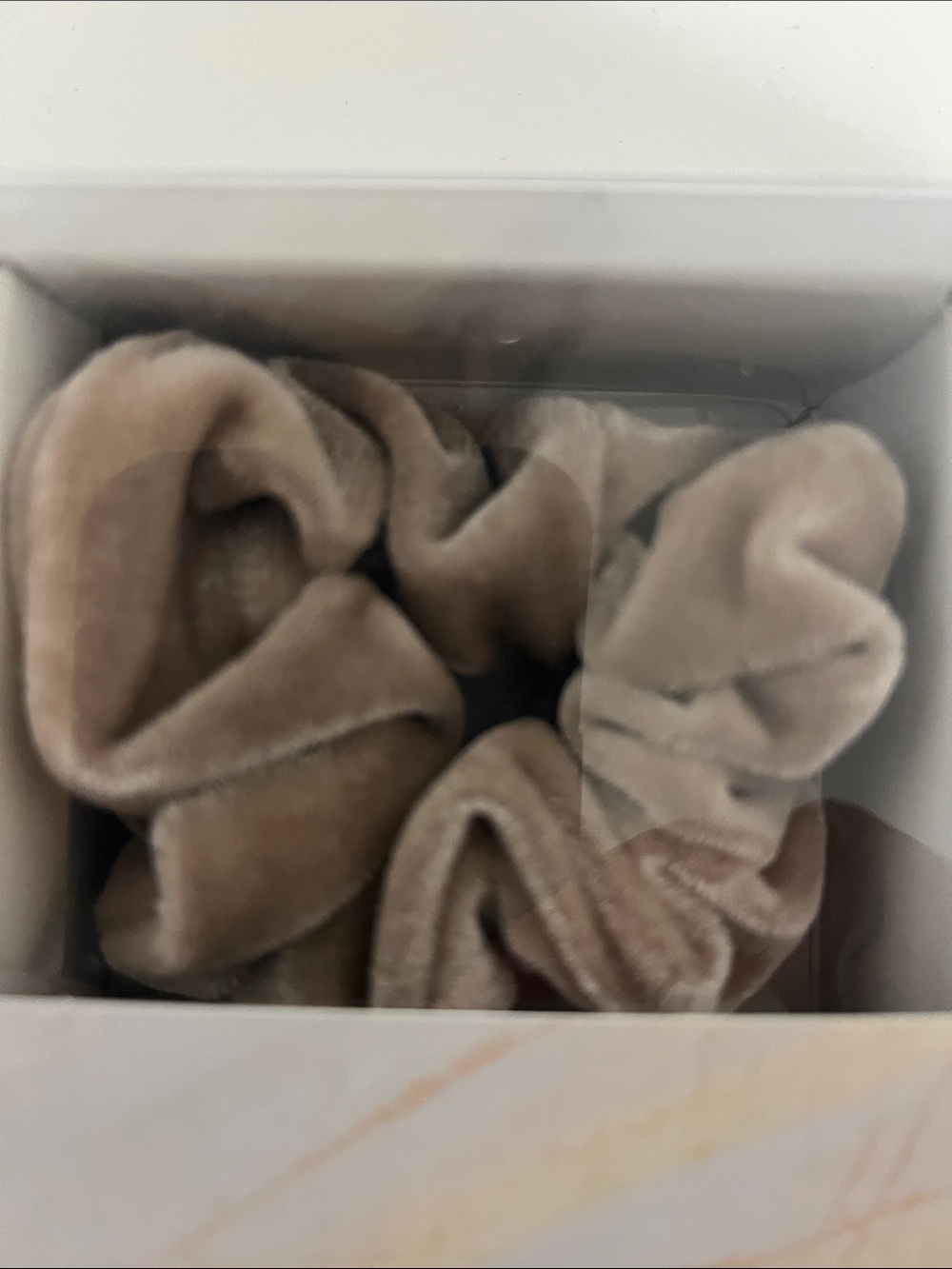 Women’s hair scünci Velvet Scrunchie Set - Gray, White, Blue, Beige, Pink, Tan - Picture 8 of 9
